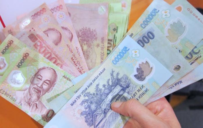 Khi xuất hoặc nhập cảnh ở Việt Nam được mang theo tối đa bao nhiêu tiền mặt?