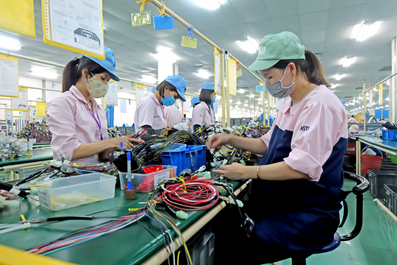 Nhà thầu có sử dụng nhiều lao động nữ thì có được hưởng ưu đãi trong việc lựa chọn nhà thầu không?