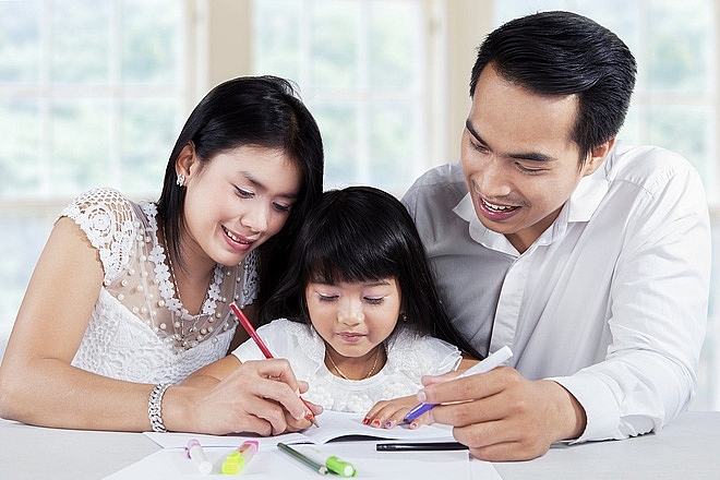 Cha hoặc mẹ hoặc cha mẹ là người nước ngoài, con được sinh ra tại Việt Nam thì có được đăng ký khai sinh tại Việt Nam không?