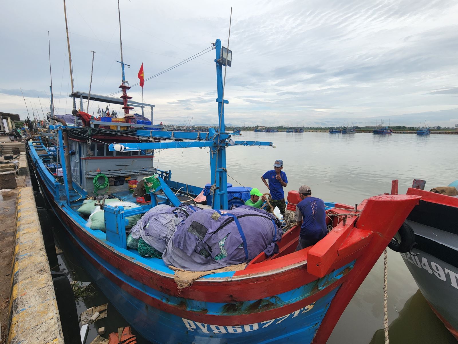 Sử dụng tàu cá không quốc tịch thì chủ tàu cá có thể bị xử phạt vi phạm hành chính bao nhiêu tiền?