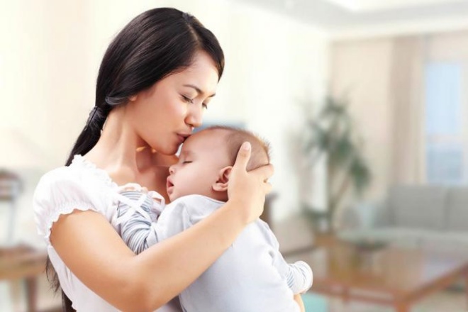 Chế độ đối với lao động nữ nuôi con nhỏ dưới 12 tháng tuổi