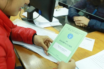 Can I receive social insurance one time in another province?