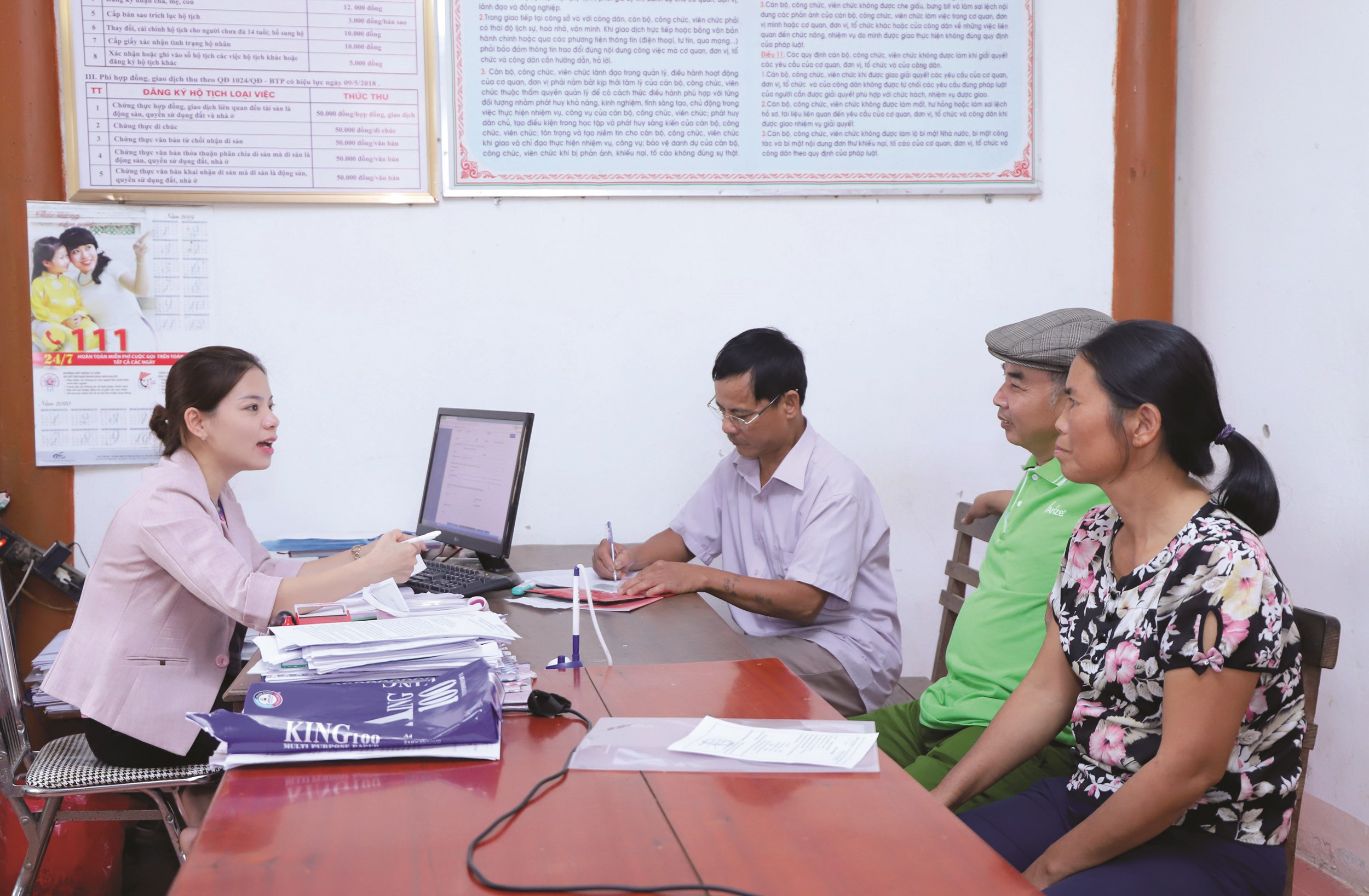 Người hai quốc tịch có được thi tuyển công chức tại Việt Nam không?
