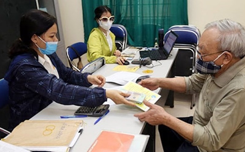 Are foreign workers entitled to pensions?