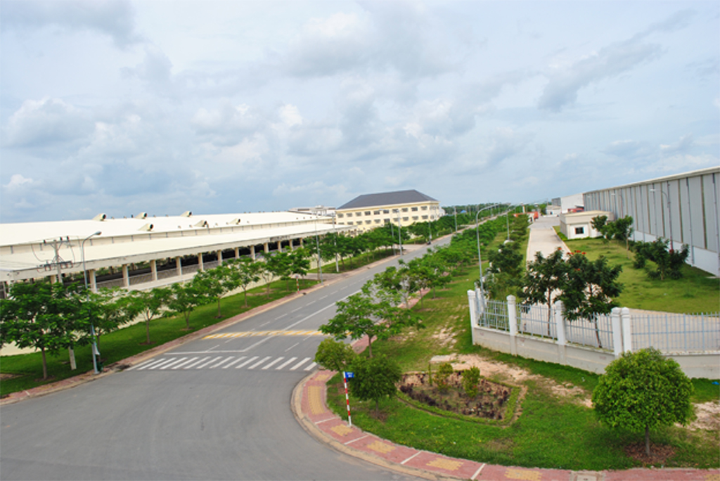 Người nước ngoài có được mua đất khu công nghiệp không?