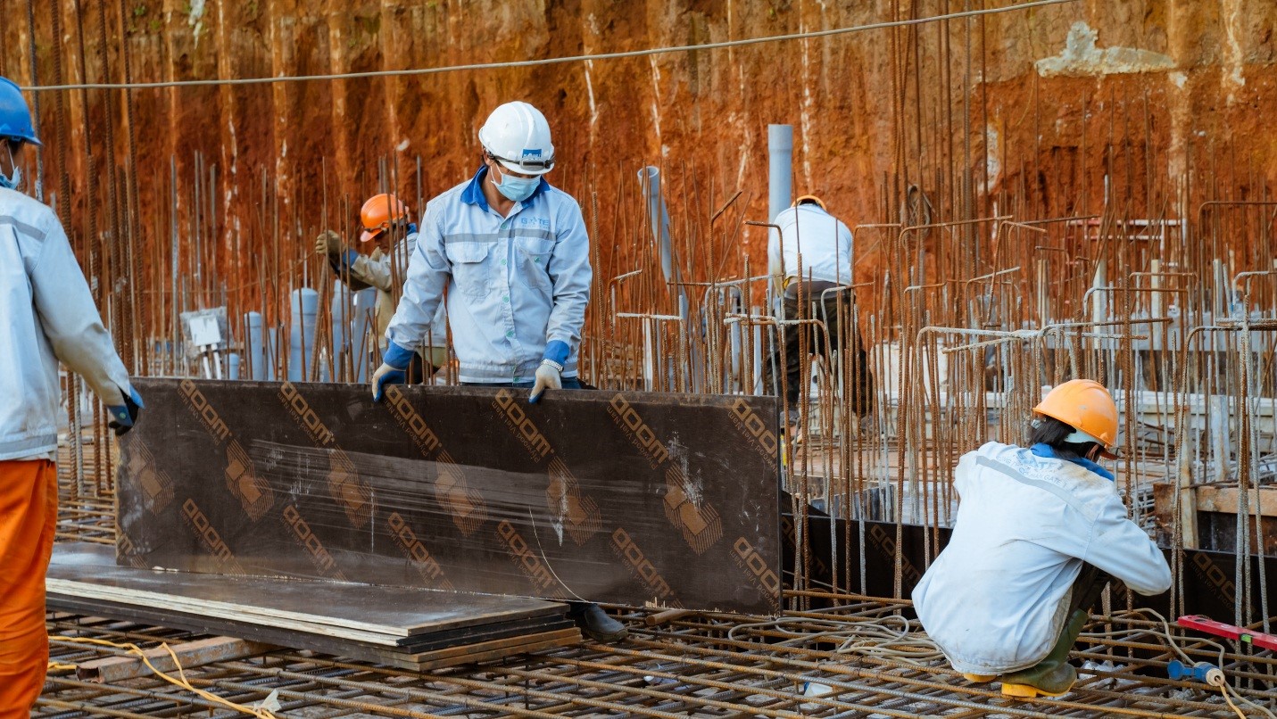 An individual working as a chief supervisor of a construction supervision organization must have a construction supervision practice certificate?