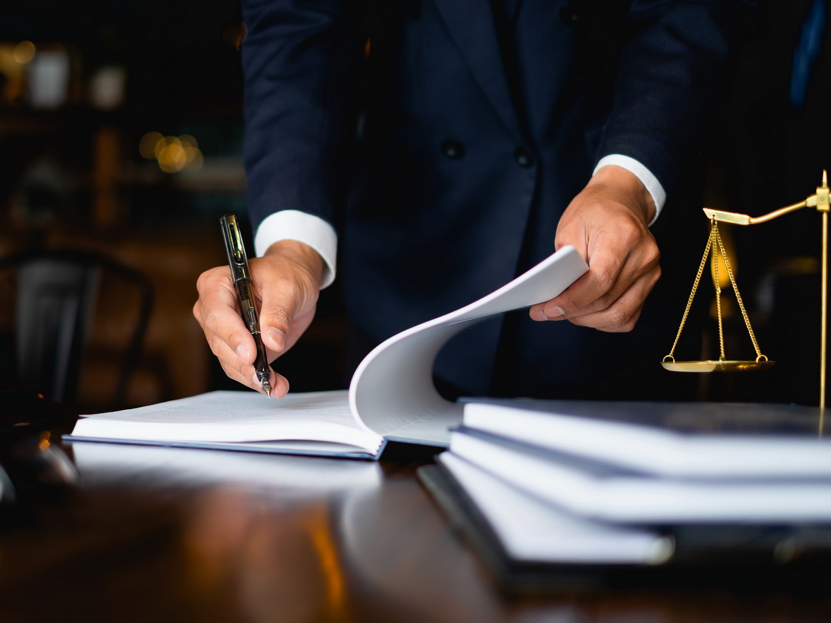 Người nước ngoài nhập cảnh bằng thị thực có ký hiệu LS có thuộc trường hợp được cấp thẻ tạm trú không?