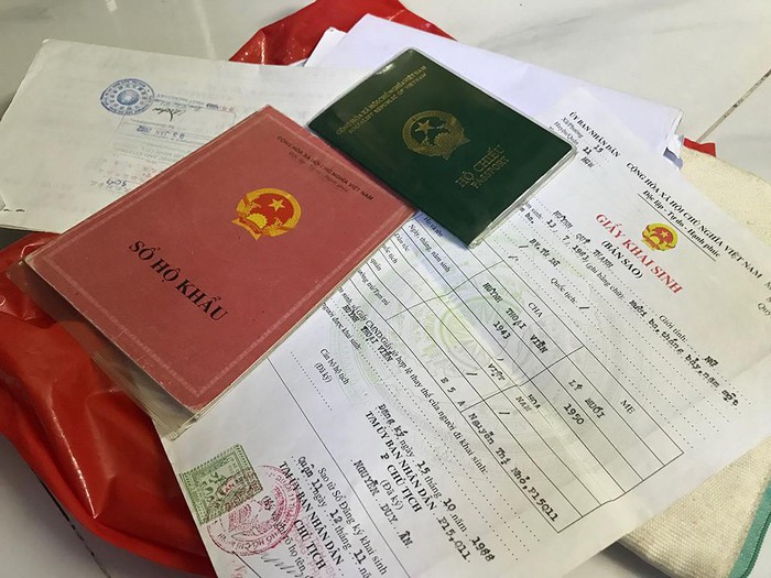Ai là người có trách nhiệm cung cấp thông tin hộ tịch?