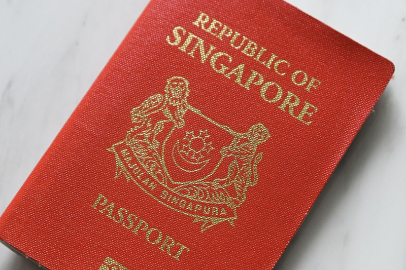 If I renounce Vietnamese citizenship, will it affect my land inheritance rights?