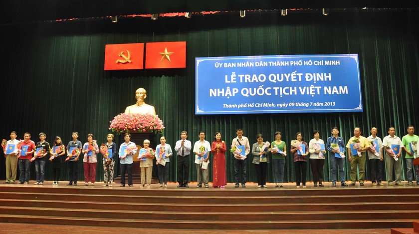 Ai có quyền nhập quốc tịch Việt Nam? Có được giữ lại quốc tịch cũ?