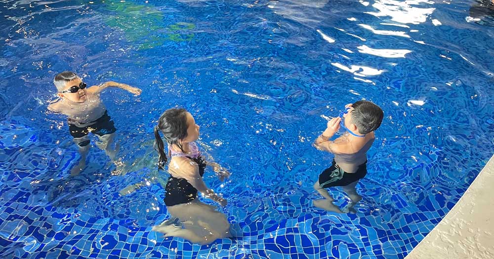 Cost of applying for a swimming pool business license