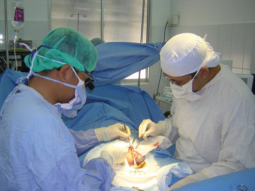 How many methods are there for medical intervention to change gender according to the latest Draft Law on Gender Change?
