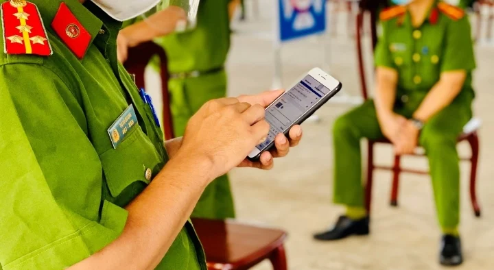 Công an có được vào rạp chiếu phim để kiểm tra đột xuất độ tuổi người xem phim hay không?