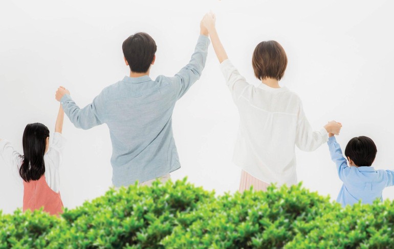 Nhận con nuôi là người nước ngoài thì người được nhận làm con nuôi có được giữ quốc tịch nước ngoài không?