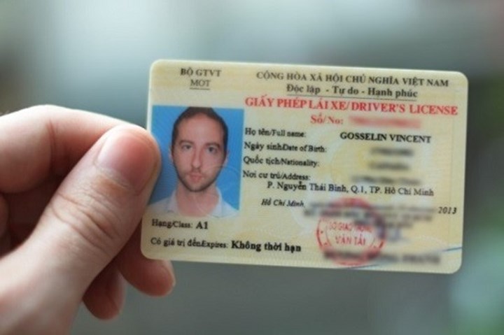 What is the procedure for withdrawing original car documents according to current legal regulations?