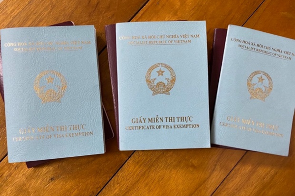How to apply for visa exemption for foreigners who are husbands and children of Vietnamese people residing abroad?