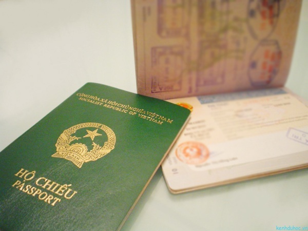 If I lose my passport abroad, can I return to Vietnam?