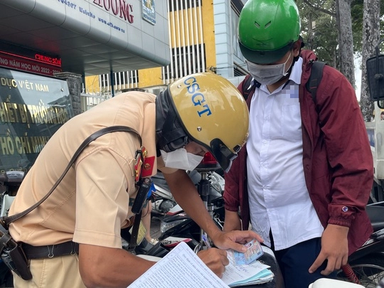 Do traffic police call to notify of cold fines?