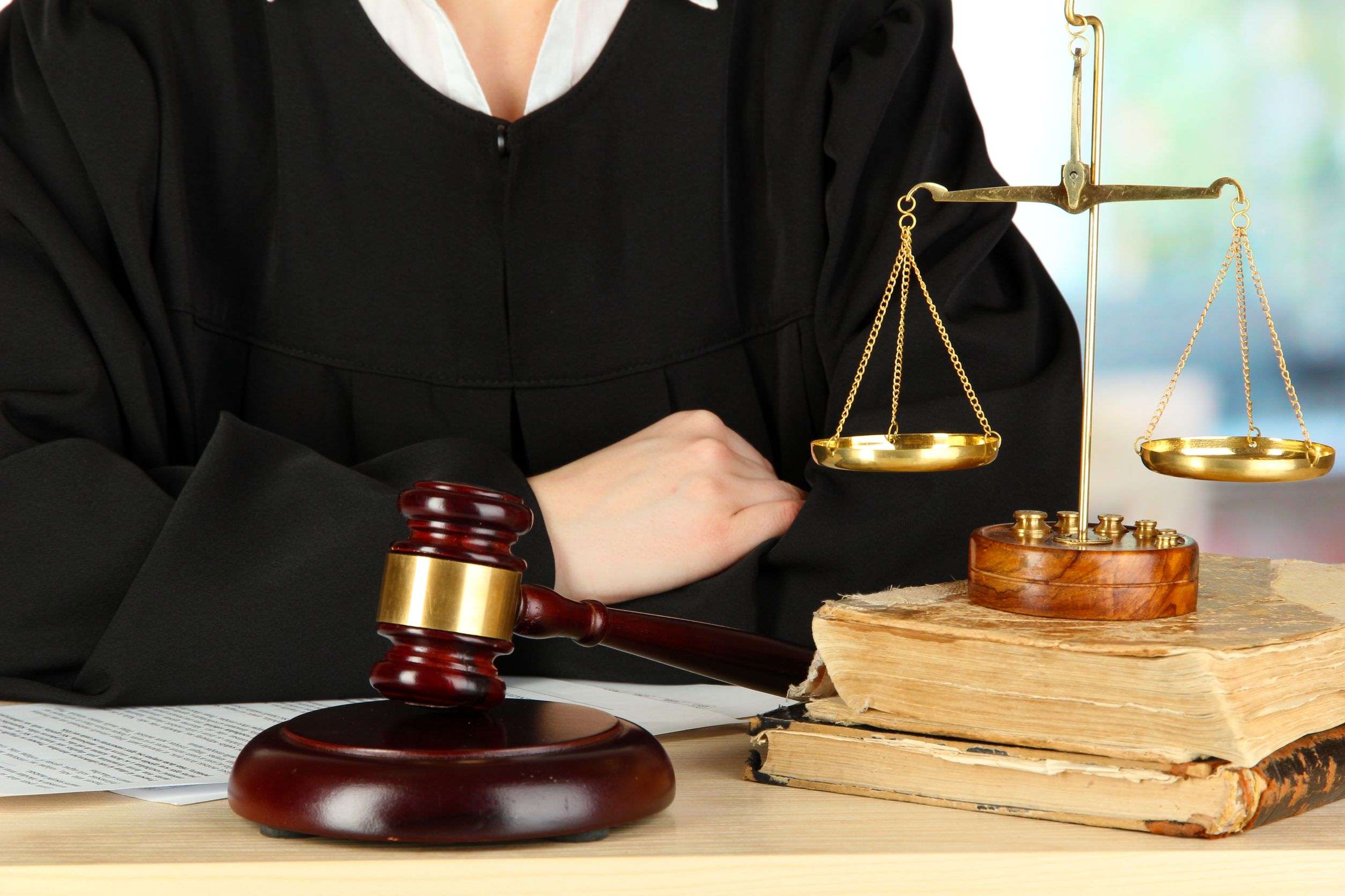 Are foreigners entering the country with a visa with the symbol LS eligible for a temporary residence card?