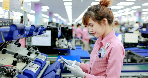 Ít ai biết: Lao động nữ nuôi con nhỏ có thể được về sớm đến 2 tiếng
