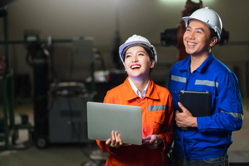 Are foreigners applying for a work permit in Vietnam eligible for a probationary period?