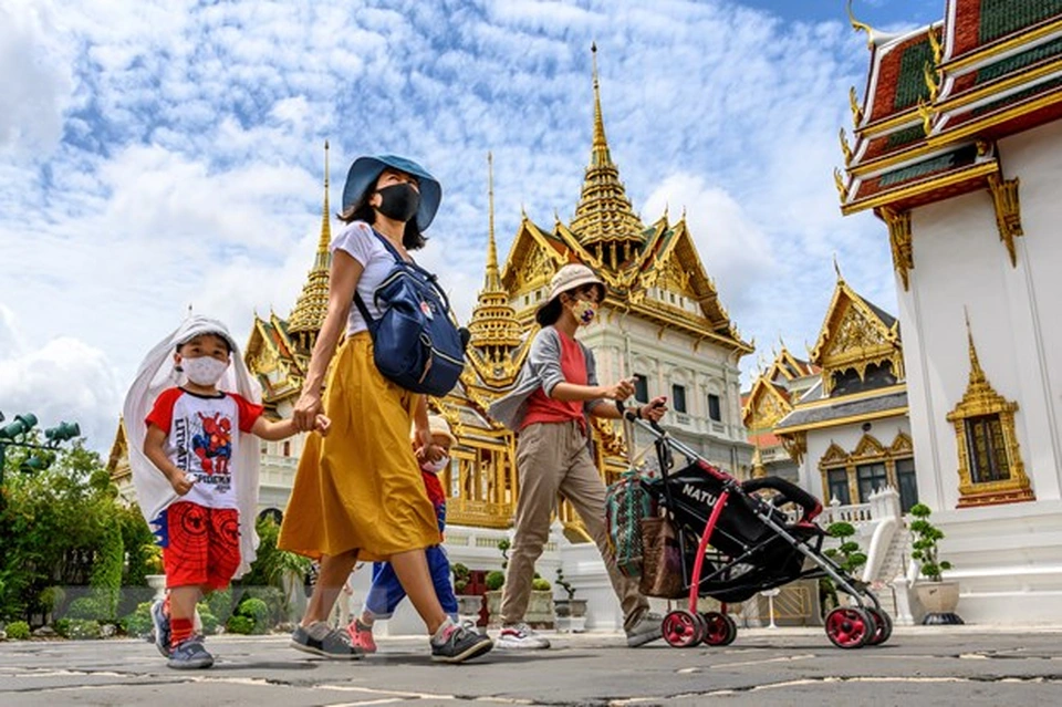 Đi du lịch mà bị bắt (phạm tội) thì có được gia hạn Visa không?