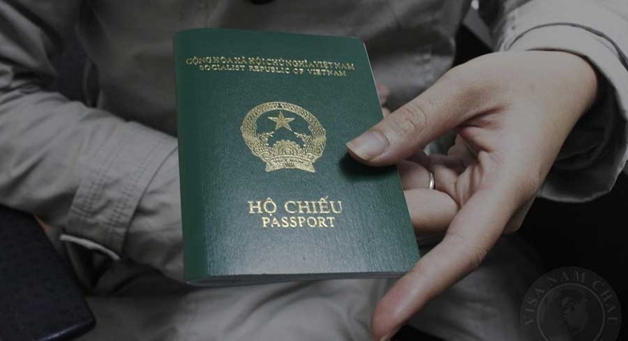 Can I apply for a passport in a province other than my permanent residence? What documents are needed?