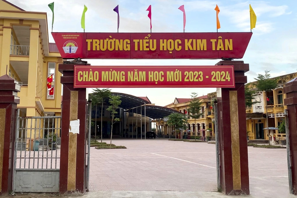 Trường tiểu học công lập khi lựa chọn đơn vị cung cấp bữa ăn bán trú có bắt buộc phải đấu thầu hay không?