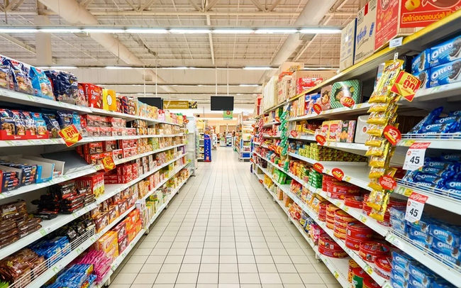 A company that wants to do business with a supermarket to open a food and beverage counter in the supermarket must apply for what licenses?