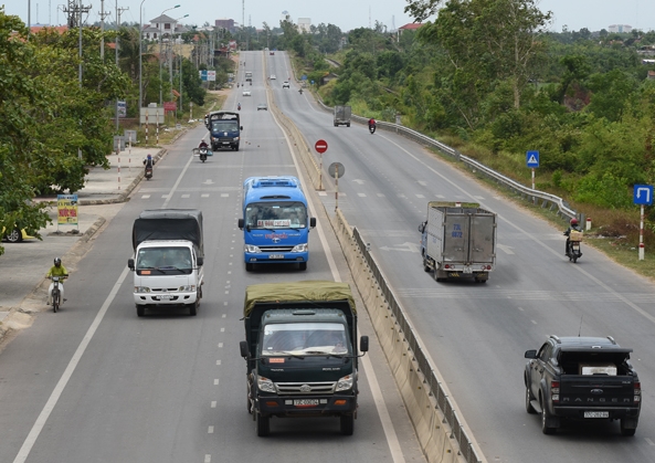 Trung tâm đăng kiểm xe cơ giới phải đảm bảo thời gian hoạt động kiểm định bình thường như thế nào?